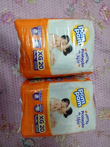 Vendo 2 pacotes de fralda pompom