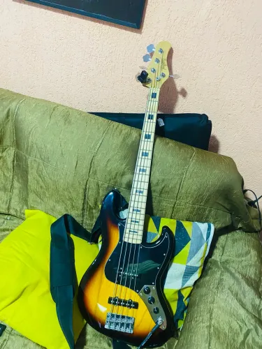 Baixo Tagima Jazz Bass 5 Cordas