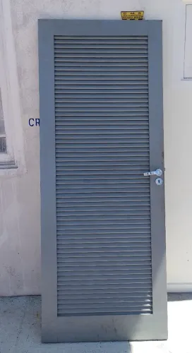 Porta de angelim