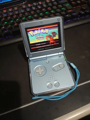 GBA SP IPS + Pokémon Fire Red