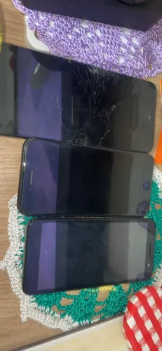 iphone 7 normal, redmi se12, e um tcl 