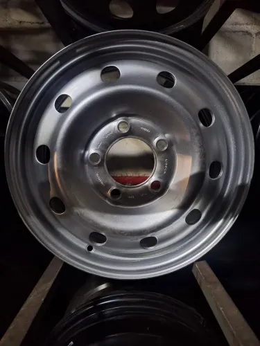 Roda Estepe 16 Renault Master seminova Tenho pneu 