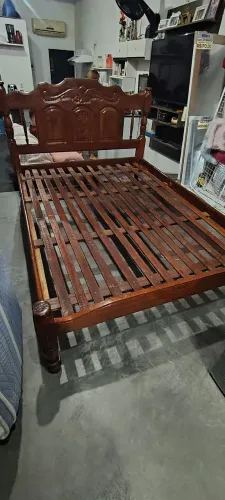 CAMA CASAL DE MADEIRA MACIÇA SEMI NOVA R$450 ENTREGA GRÁTIS