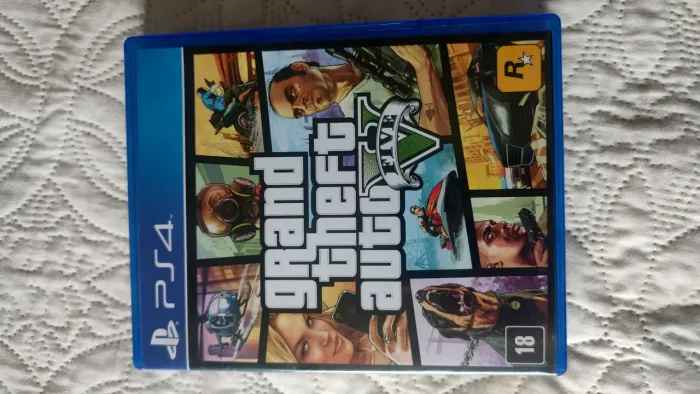GTA V - PS4 - mídia física