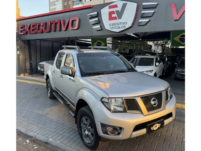 Nissan Frontier SV AT. CD 4X4 2.5 TB Dies. Aut. 2015