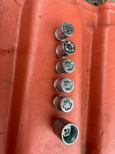 Kit McGard com 5 porcas antifurto para Suzuki Jimny