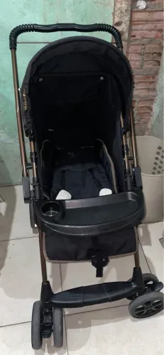 Bebê conforto + Carrinho de Bebê semi novos