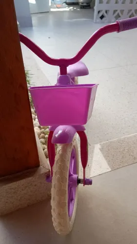 Bicicleta infantil de equilíbrio