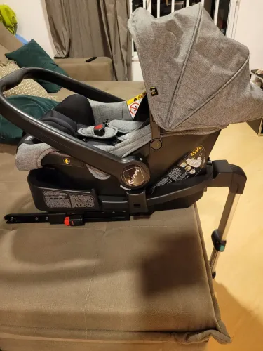 Bebê conforto Safety First com base Zion isofix