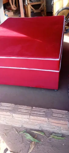 Vendo essa cama box casal Nova de mola 