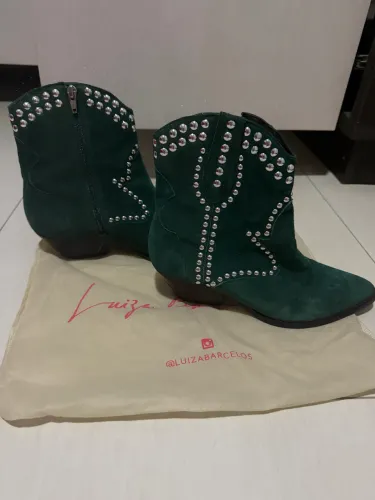Bota Luiza Barcelos 