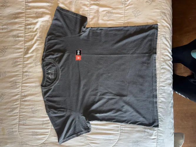 Camiseta SK8 Skateboarding Cinza Chumbo