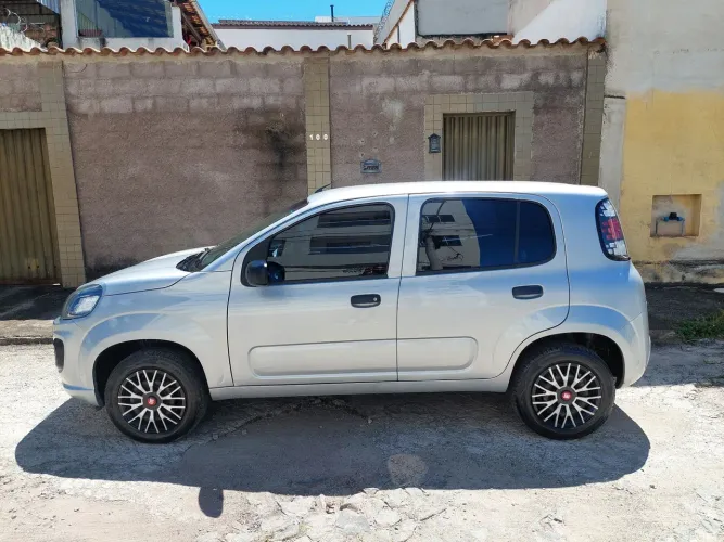 Fiat Uno Attractive 1.0 EVO Fire Flex 8V 5P 2021