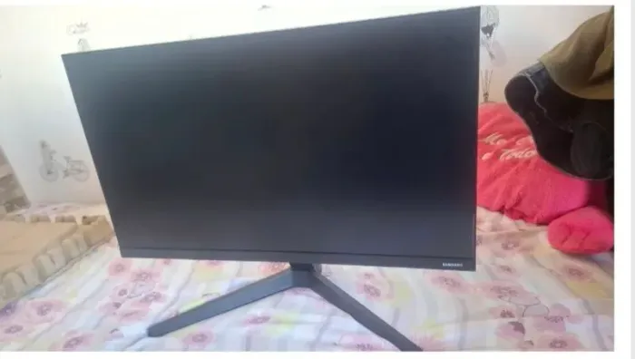 Monitor com defeito