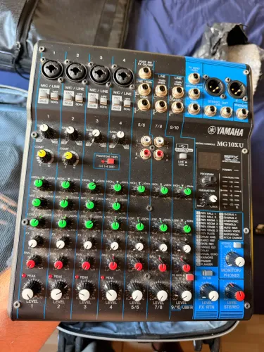 Mesa de som Yamaha MG10XU