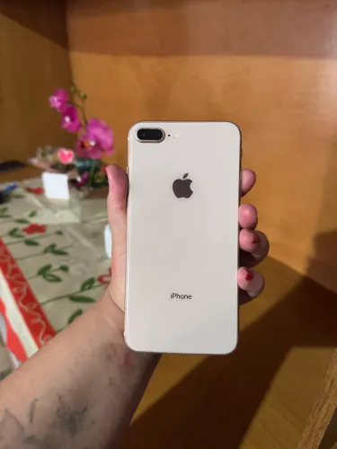 iPhone 8 Plus