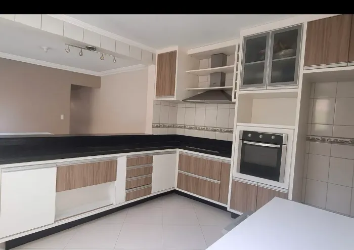Vende - se 