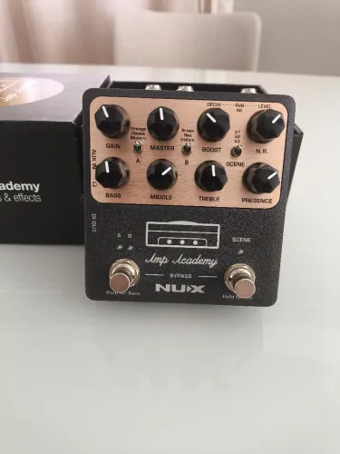 Pedal de guitarra Nux Amp Academy