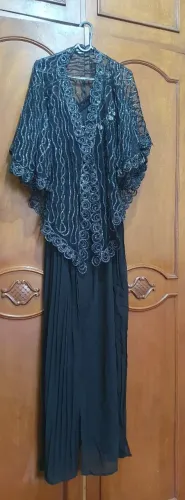 VESTIDO DE FESTA COM BOLERO DE TULE