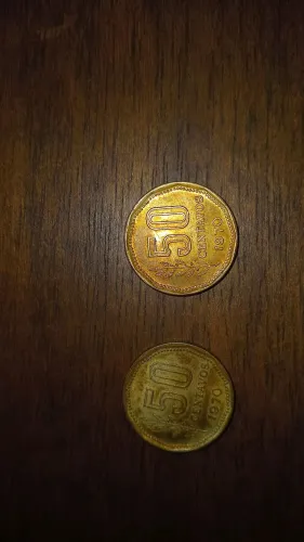 2 moedas antigas. 50 centavos de Peso Argentino.