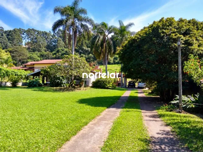 Chácara com 3 dormitórios à venda, 2567 m² por R$ 1.910.000,00 - Chácara Jaraguá - São Pau