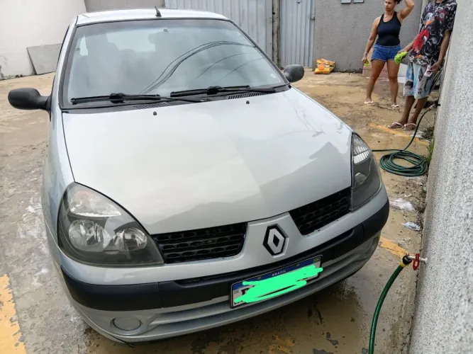 Renault Clio Authentique 1.0/1.0 Hi-power 16V 3P 2004