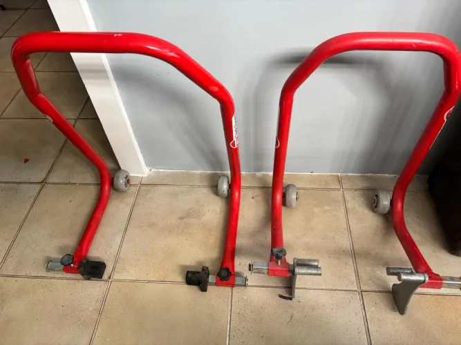 Cavaletes para Moto