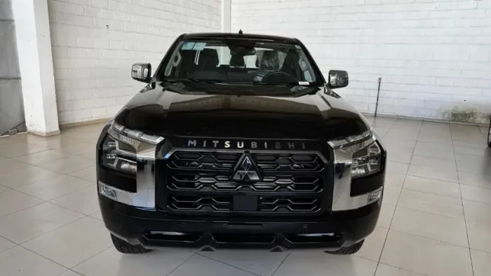 Mitsubishi TRITON HPE-S 2.4 CD 4X4 TB Diesel Aut. 2027