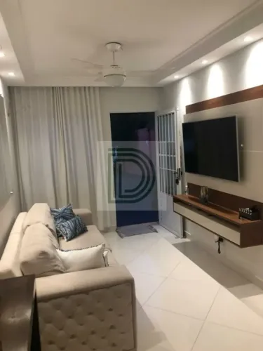 Casa em condomínio fechado na Granja Viana - 3 dormitórios, suíte e quintal gourmet