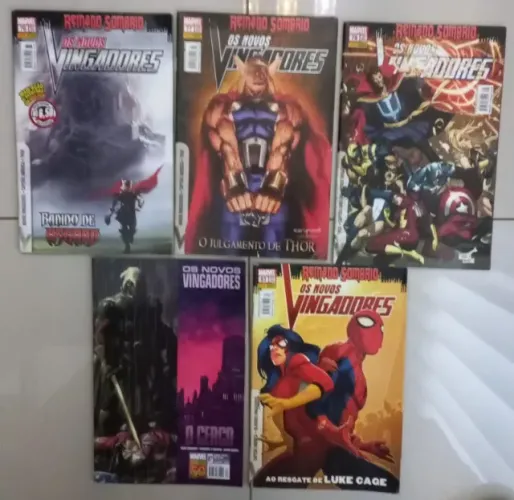 5 Hqs Os novos Vingadores! - 1ª Série/Panini -2010 Marvel Comics -reinado sombrio Poderoso