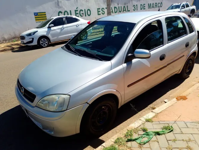 Chevrolet Corsa Hatchback 1.8 MPFI 8V 102cv 5P 2002