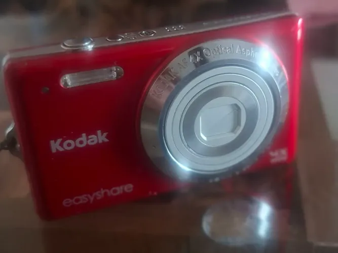 Camera Kodak Easyshare M522 14mp  Vermelho