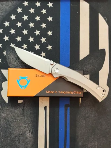 Canivete SixLeaf SL18 Steel Blade CPM-20CV, Titanium Handles, Pocket Clip Machined Ti Novo