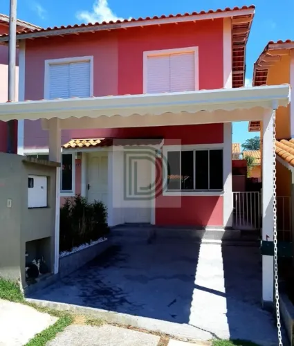 Casa em Condomínio Fechado na Granja Viana | 2 Dormitórios | 2 Vagas | Quintal com Churras