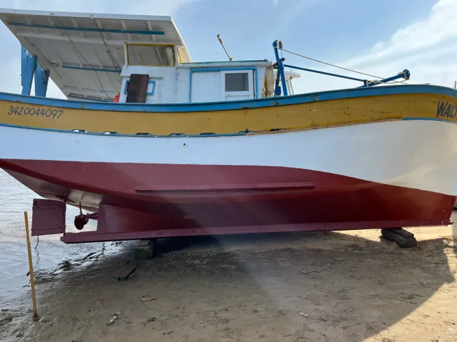 Barco de Pesca de Camarão 9,5 m ? Completo e Documentad