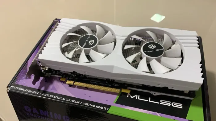 RX 580 8GB VRAM!! leia o anúncio.