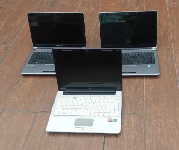 Notebook lote com 3 unidades com defeito vendo como esta apenas os 3