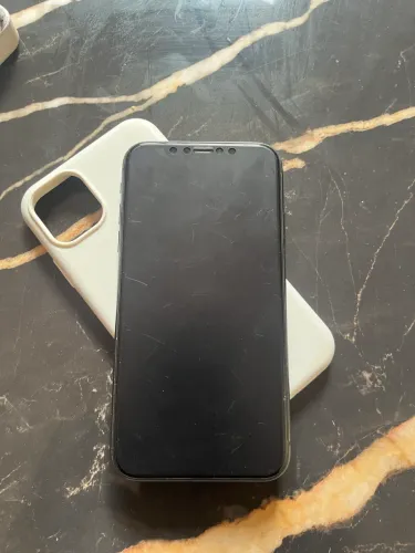 ? VENDO iPhone 11  ? Tudo funcionando perfeitamente ? Face ID funcionando 