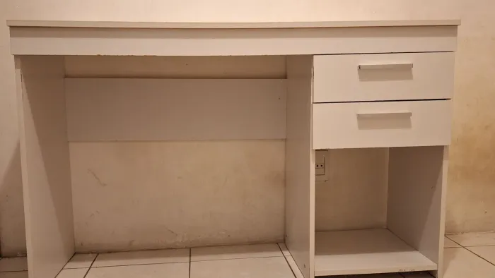 Armário de duas gavetas usado