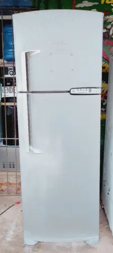 Vendo uma geladeira Brastemp Frost Free 