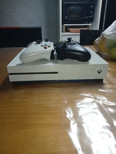 Xbox one s 780gb com dois controles