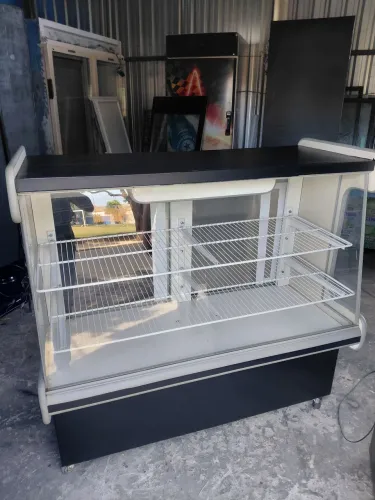 Vendo balcão caixa de 1 metrô e 25 cemitério