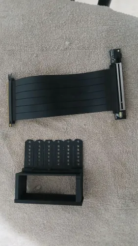 Cabo extensor pci express mais suporte adaptado pra gabinete de 4 baías