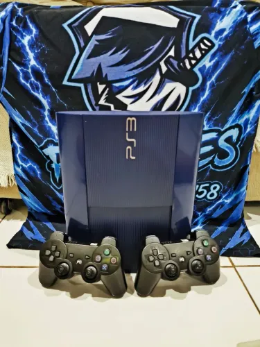 Ps3 super slim edição limitada + garantia