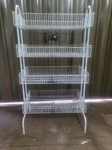 Vende-se essa partilheira de verdura e legumes 