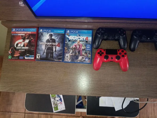 Vendo ps4 slin 1tb com conta