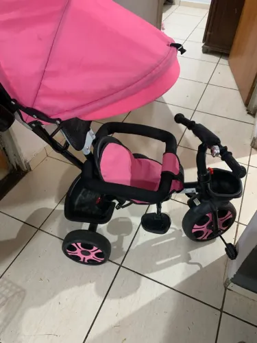 Carrinho de passeio para criança pouco usado em bom estado