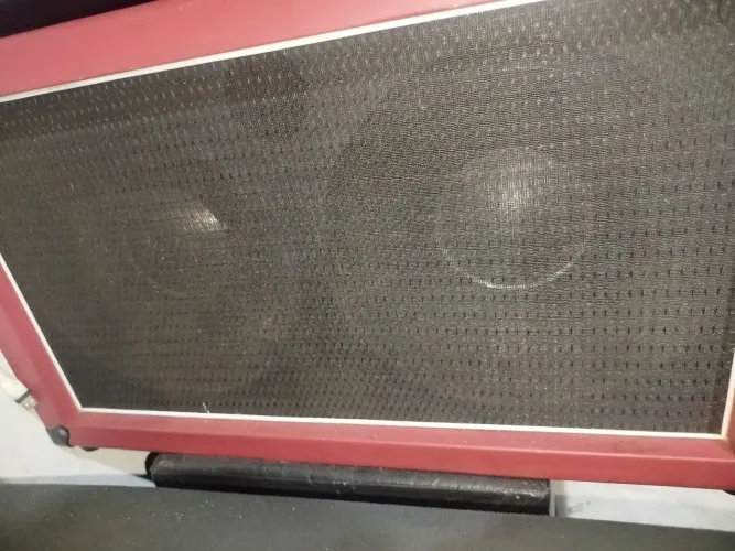 Caixa gabinete com falantes 2x10