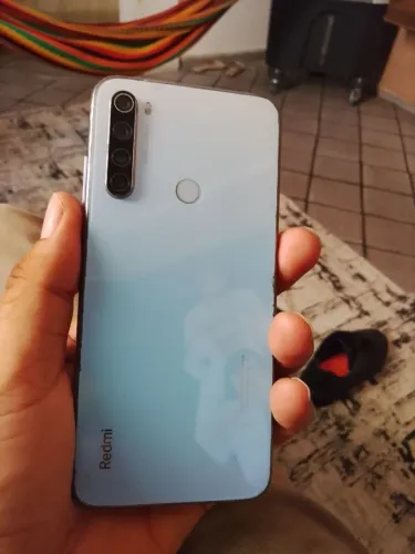 VENDO RESMI NOT8 obs.. o celular tá funcionando normalmente vidro com trinco