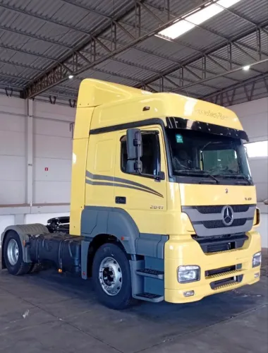 Caminhão Mb AXOR 2041 toco